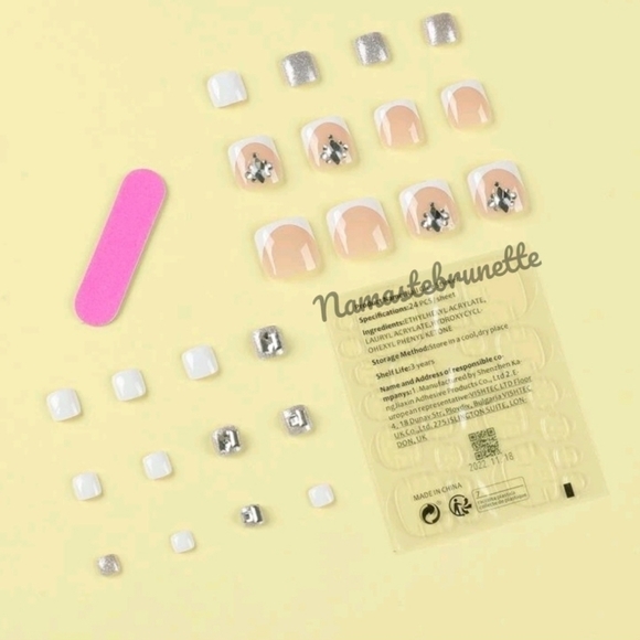 Rhinestone French Tip Pedicure Press On Toenails - Picture 3 of 16